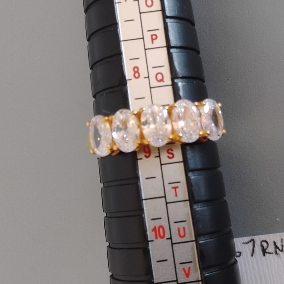 Genuine White Topaz Ring - Picture 8 of 9